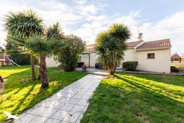 Maison à vendre |  Roquefort |  6 pièces | 192 m²