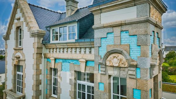 Roscoff — Propriété haut de gamme rénovée avec vue mer et dépendances