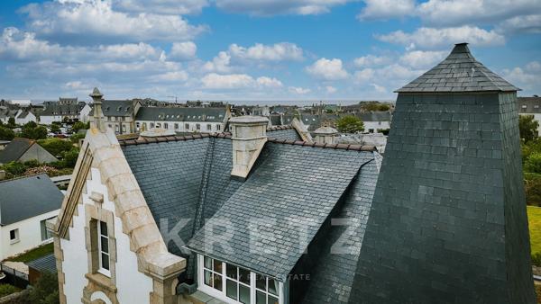 Roscoff — Propriété haut de gamme rénovée avec vue mer et dépendances