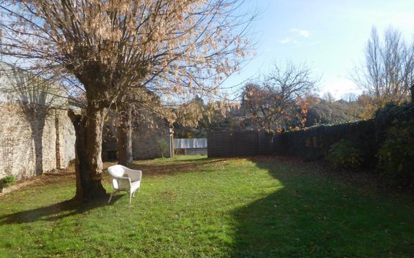 Maison à vendre    7 pièces • 247 m2 Saint-Yrieix-la-Perche