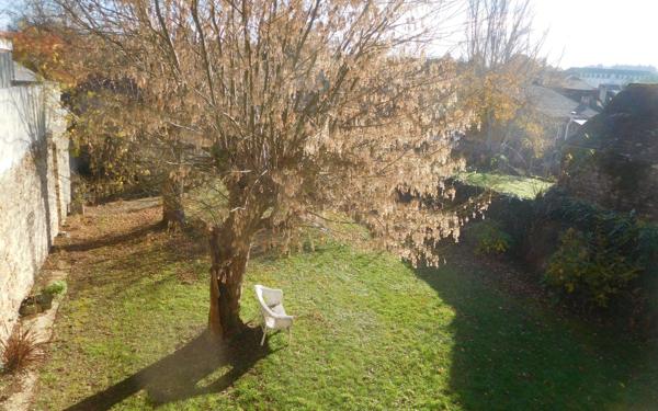 Maison à vendre    7 pièces • 247 m2 Saint-Yrieix-la-Perche