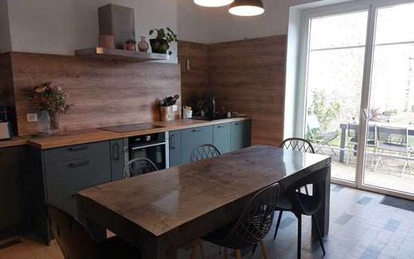 Maison à vendre    7 pièces • 247 m2 Saint-Yrieix-la-Perche