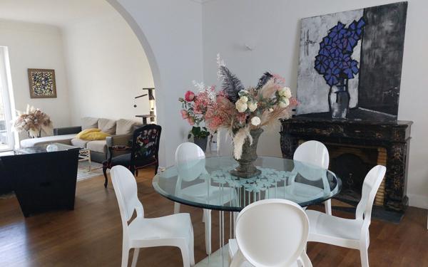 Maison à vendre    7 pièces • 247 m2 Saint-Yrieix-la-Perche