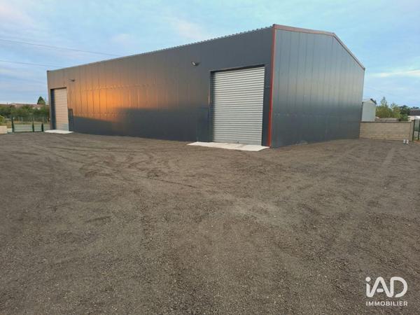 Location local d’activité 390 m² Saint-Germain-Laval