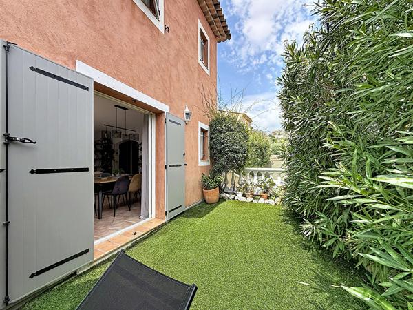 À vendre - Maison familiale avec piscine, appartement indépendant et vue dégagée - Grasse, quartier Saint-Jacques