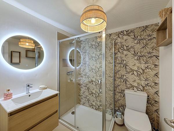 À vendre - Maison familiale avec piscine, appartement indépendant et vue dégagée - Grasse, quartier Saint-Jacques