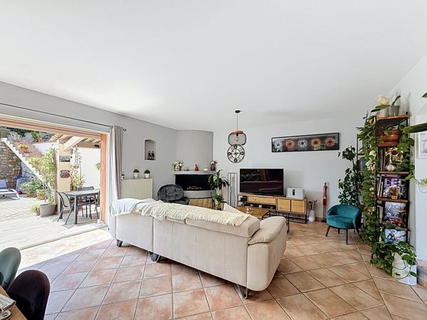 À vendre - Maison familiale avec piscine, appartement indépendant et vue dégagée - Grasse, quartier Saint-Jacques