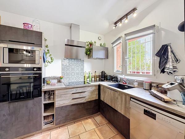 À vendre - Maison familiale avec piscine, appartement indépendant et vue dégagée - Grasse, quartier Saint-Jacques