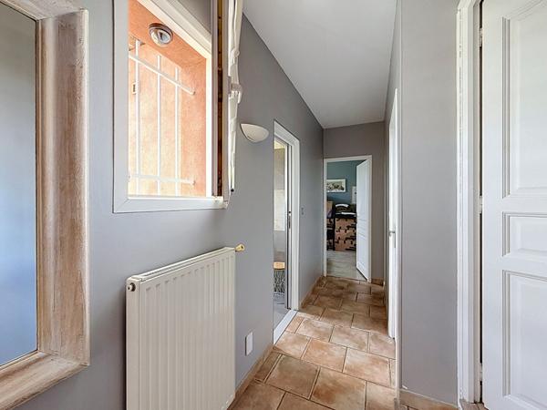 À vendre - Maison familiale avec piscine, appartement indépendant et vue dégagée - Grasse, quartier Saint-Jacques