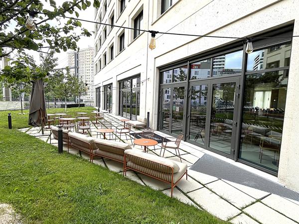Bureaux à louer immeuble neuf Paris 19 lumineux accès RER E Rosa Parks