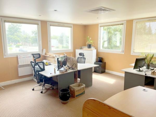 BUREAUX à LOUER de 192 m²