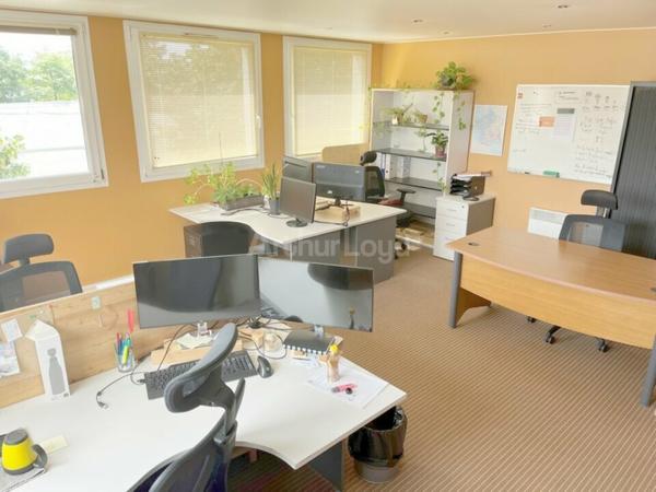 BUREAUX à LOUER de 192 m²