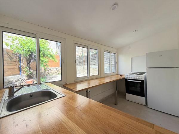 A VENDRE EN EXCLUSIVITE 84160 CADENET MAISON DE VILLAGE TYPE 3 PIECES D'ENVIRON 66M² AVEC COUR ET CAVE