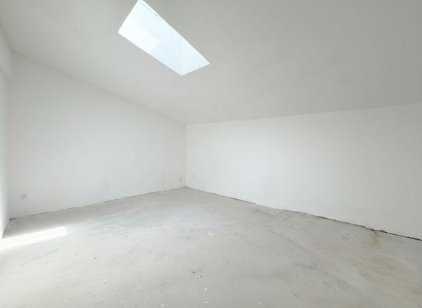 A VENDRE EN EXCLUSIVITE 84160 CADENET MAISON DE VILLAGE TYPE 3 PIECES D'ENVIRON 66M² AVEC COUR ET CAVE