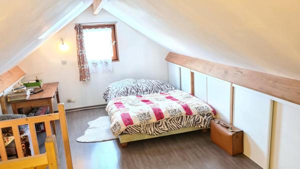 Saint Aubin sur Gaillon Proche - Confortable chalet en bois de 77.04 m2 - 2 chambres sur 594 m2 de terrain  - Prix 149.900 FAI