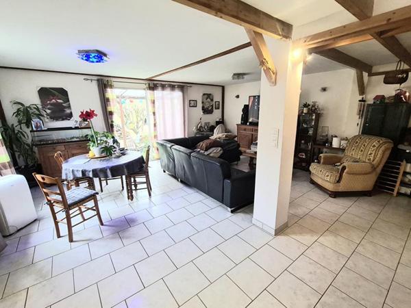 Saint Aubin sur Gaillon Proche - Confortable chalet en bois de 77.04 m2 - 2 chambres sur 594 m2 de terrain  - Prix 149.900 FAI