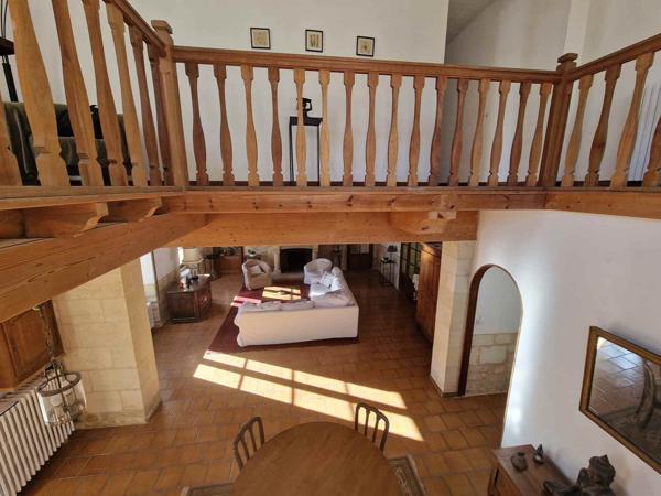 Maison 6 pièce(s) 3 chambre(s) 320 m²