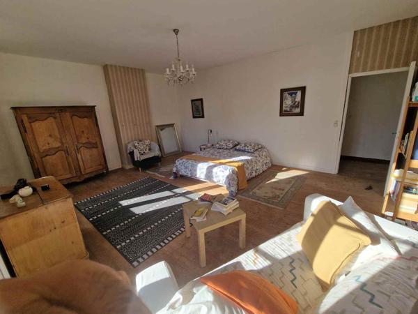 Maison 6 pièce(s) 3 chambre(s) 320 m²