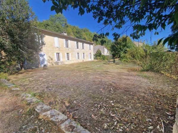 Maison 6 pièce(s) 3 chambre(s) 320 m²