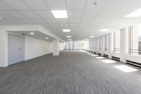 Bureaux à louer à Puteaux La Défense dans immeuble rénové et sécurisé