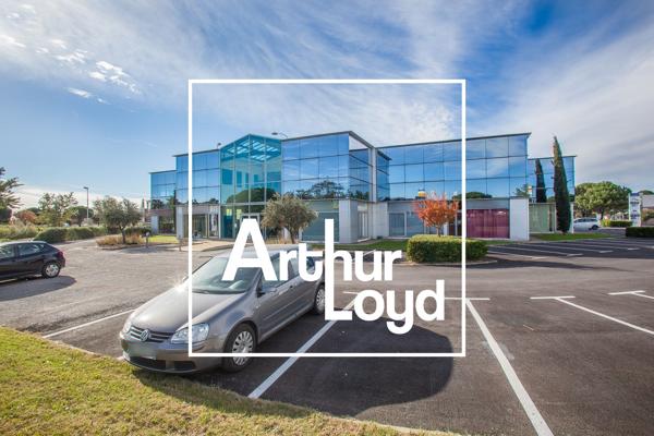 BUREAUX A LOUER MAUGUIO - VITRINE ET PARKINGS