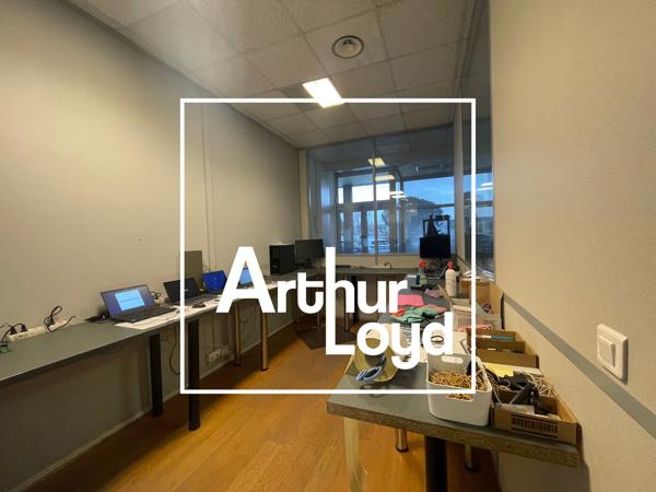 BUREAUX A LOUER MAUGUIO - VITRINE ET PARKINGS