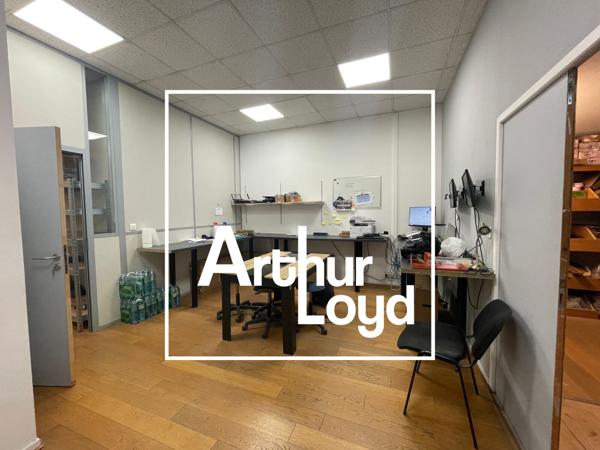 BUREAUX A LOUER MAUGUIO - VITRINE ET PARKINGS