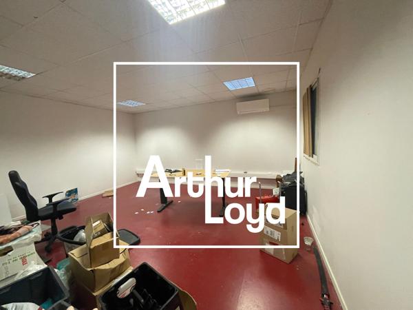 BUREAUX A LOUER MAUGUIO - VITRINE ET PARKINGS