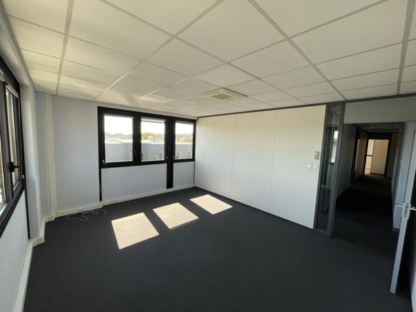 A LOUER PLATEAU DE BUREAUX 335 M2 - COMPIEGNE ZAC DE MERCIERES