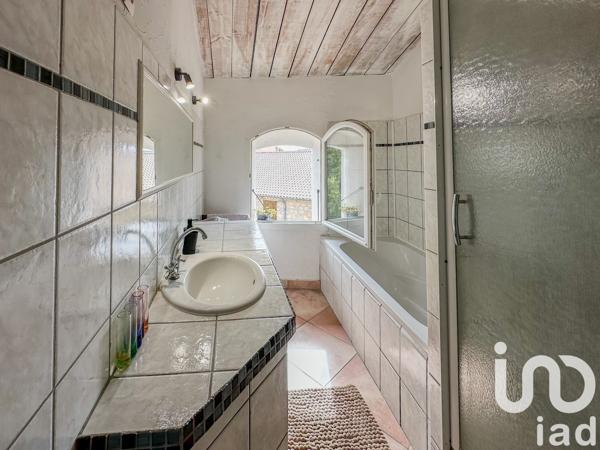 Immeuble à vendre 194 m² Claviers