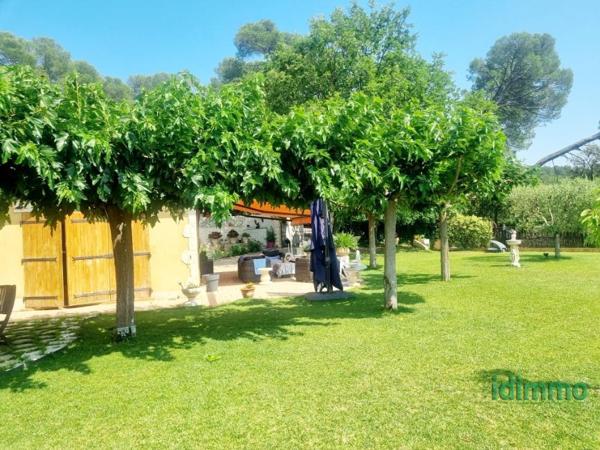 Draguignan villa F6 197m² piscine garage terrasse 3800m terrain 795000€ crn2373 DPE A Draguignan (83300)