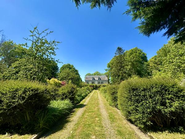 Maison
         12 pièces
        - 300 m² Bien prestige 640 000 € *