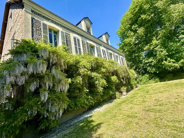 Maison
         12 pièces
        - 300 m² Bien prestige 640 000 € *