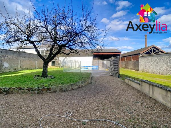 Melay (71340) A VENDRE-MELAY- MAISON SUR TERRAIN CLOS AVEC PISCINE ET HANGAR.