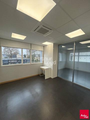 SAINT GREGOIRE - BUREAUX A LOUER - 278 M²