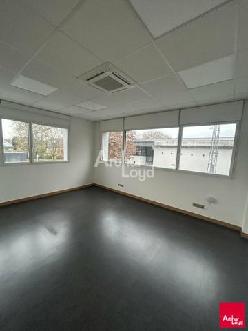 SAINT GREGOIRE - BUREAUX A LOUER - 278 M²