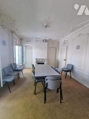 Local à usage professionnel