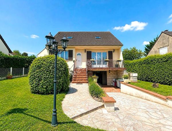 Maison 7 pièces à vendre à Mareil en France - 385 000 €