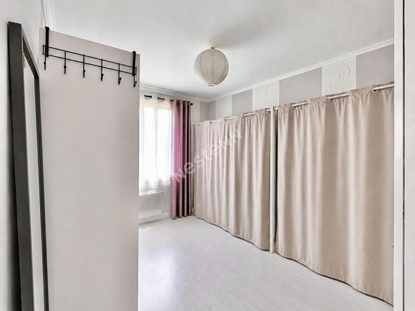 Maison 7 pièces à vendre à Mareil en France - 385 000 €