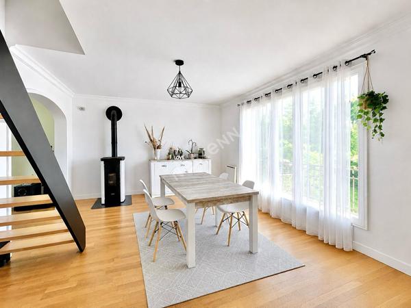Maison 7 pièces à vendre à Mareil en France - 385 000 €