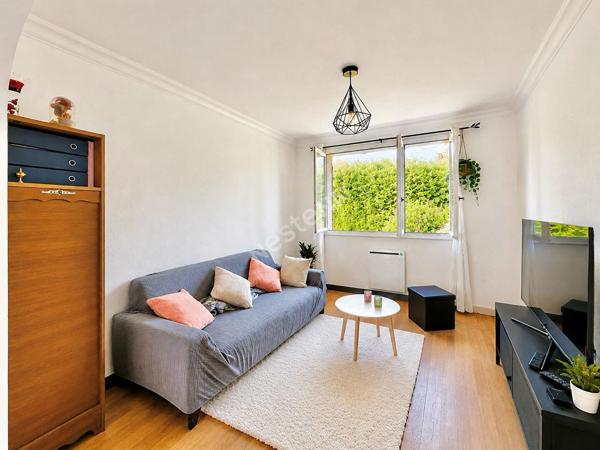 Maison 7 pièces à vendre à Mareil en France - 385 000 €