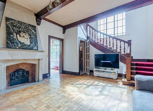 Maison à vendre    7 pièces • 360 m2 Saint-Maurice