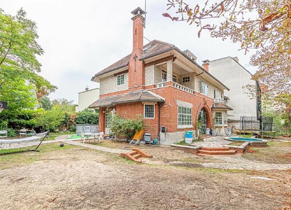 Maison à vendre    7 pièces • 360 m2 Saint-Maurice