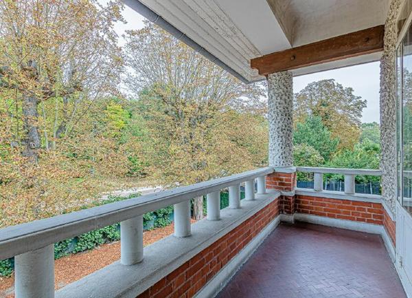 Maison à vendre    7 pièces • 360 m2 Saint-Maurice