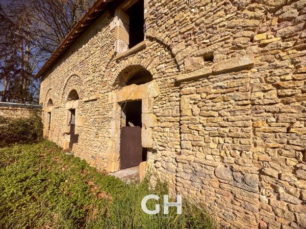 Opportunité rare – Ensemble de bâtiments à rénover – Vente interactive