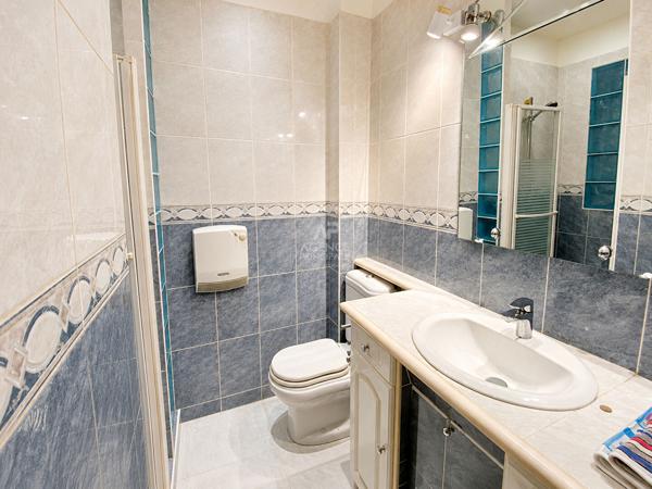 CHAVILLE- Charmant 2 pièces avec cave. 215 000 € **  - Référence  717-C