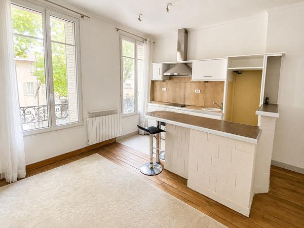 CHAVILLE- Charmant 2 pièces avec cave. 215 000 € **  - Référence  717-C