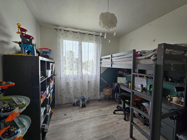 Maison Provins ( à 5min de Provins et de la gare accessible via le bus) 3 chambres / Sous-sol / jardin