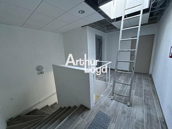 Location bâtiment mixte neuf 1252 m² divisible dès 275 m² - Fréjus Capitou
