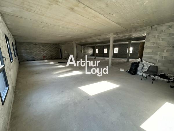 Location bâtiment mixte neuf 1252 m² divisible dès 275 m² - Fréjus Capitou